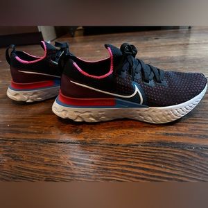 Nike Infinity React Flyknit